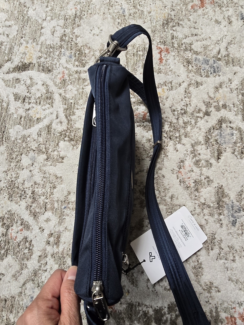 Travelon Navy Crossbody Bag Unisex Anti-Theft, Adjustable Strap 9"x 11" x 1.75" - Picture 6 of 12
